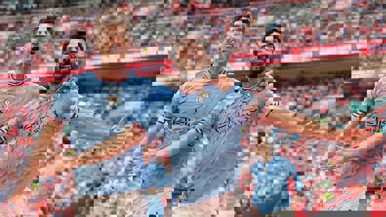 1883062