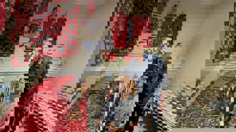 1882984