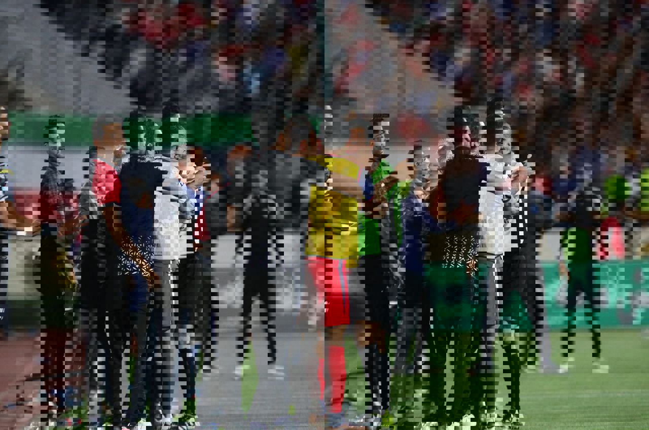 1883020