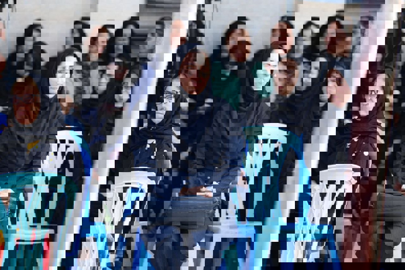 1883172