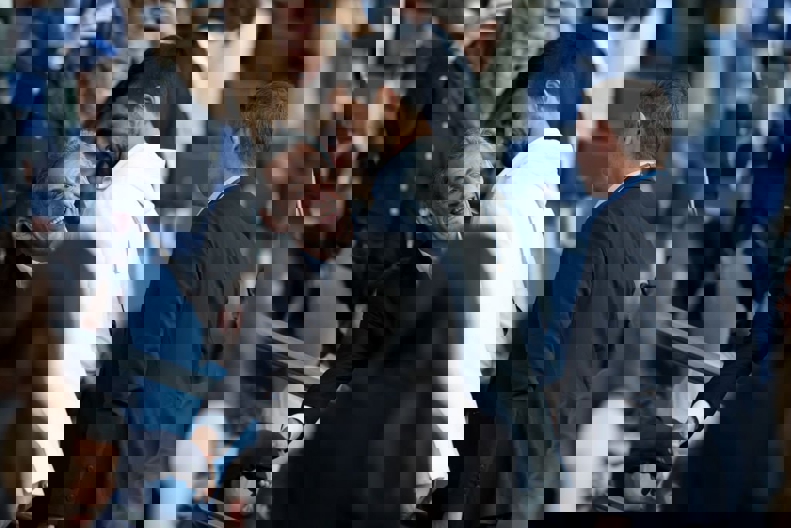 1883199
