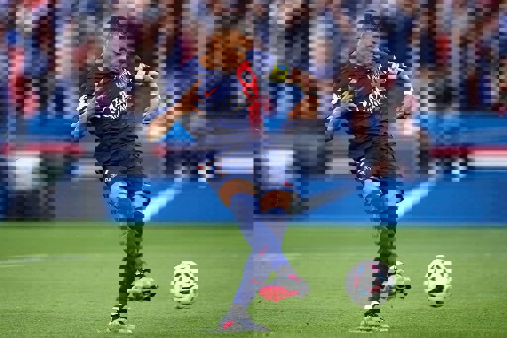 1883212