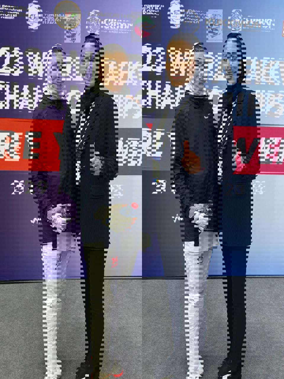 1883385