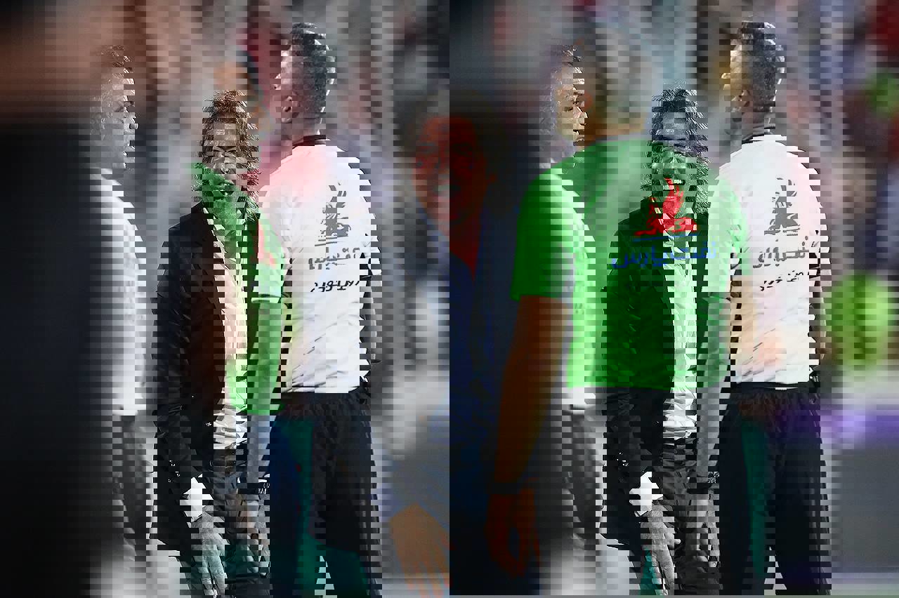 1883419