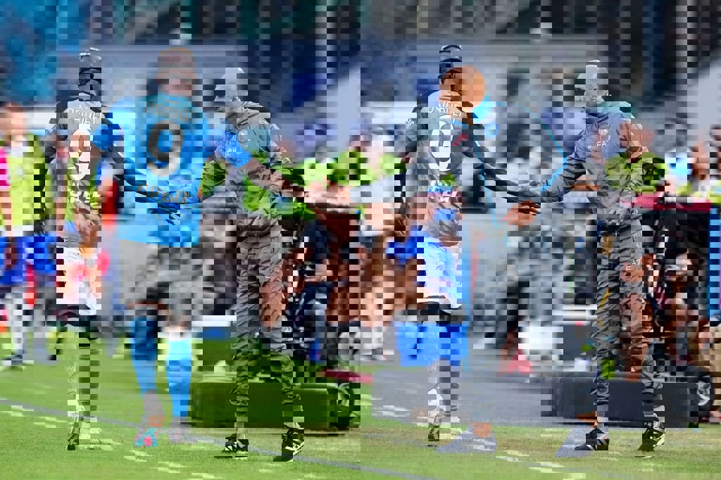 1883494