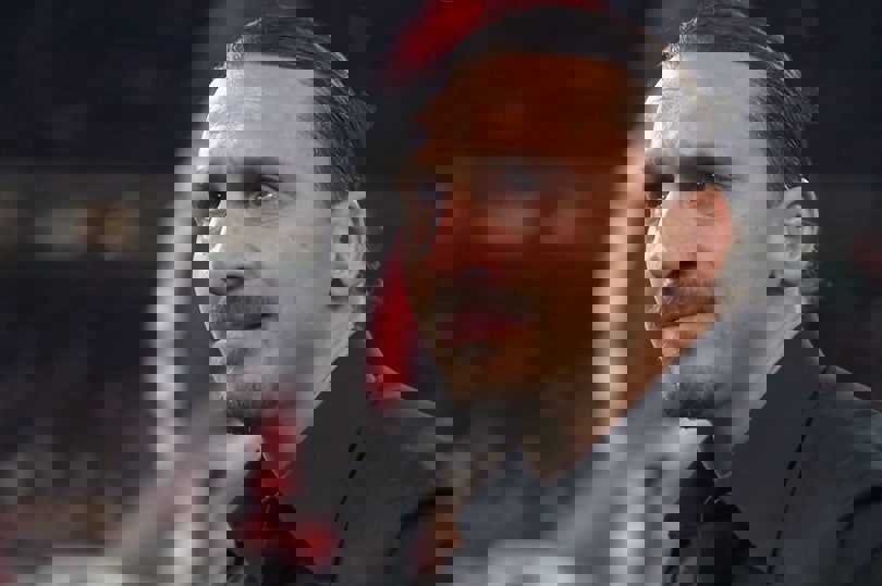 1883517