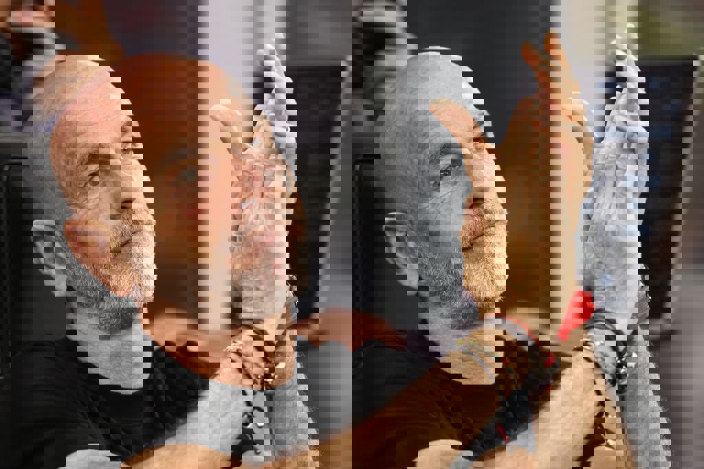 1883554