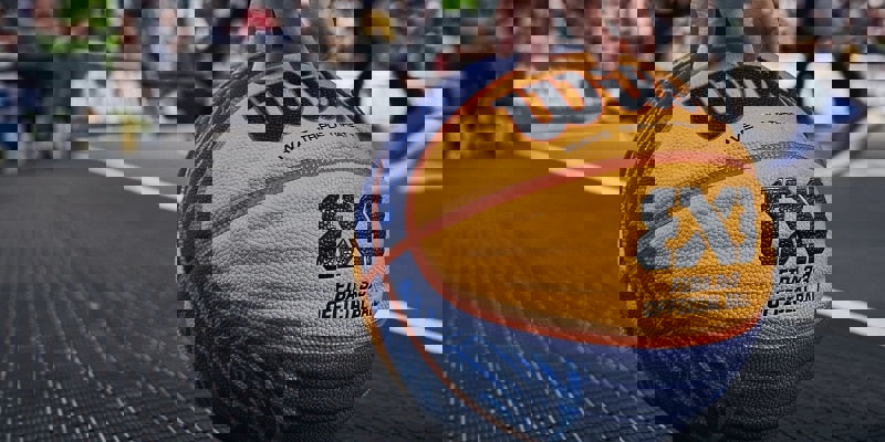 1883597