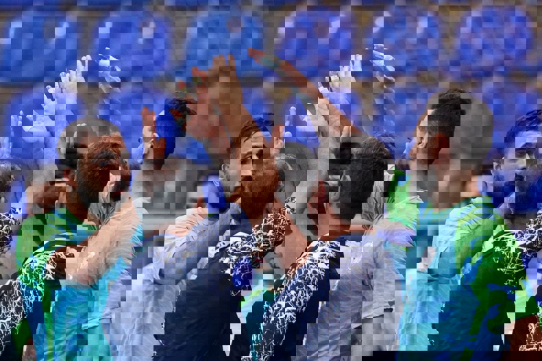 1883893