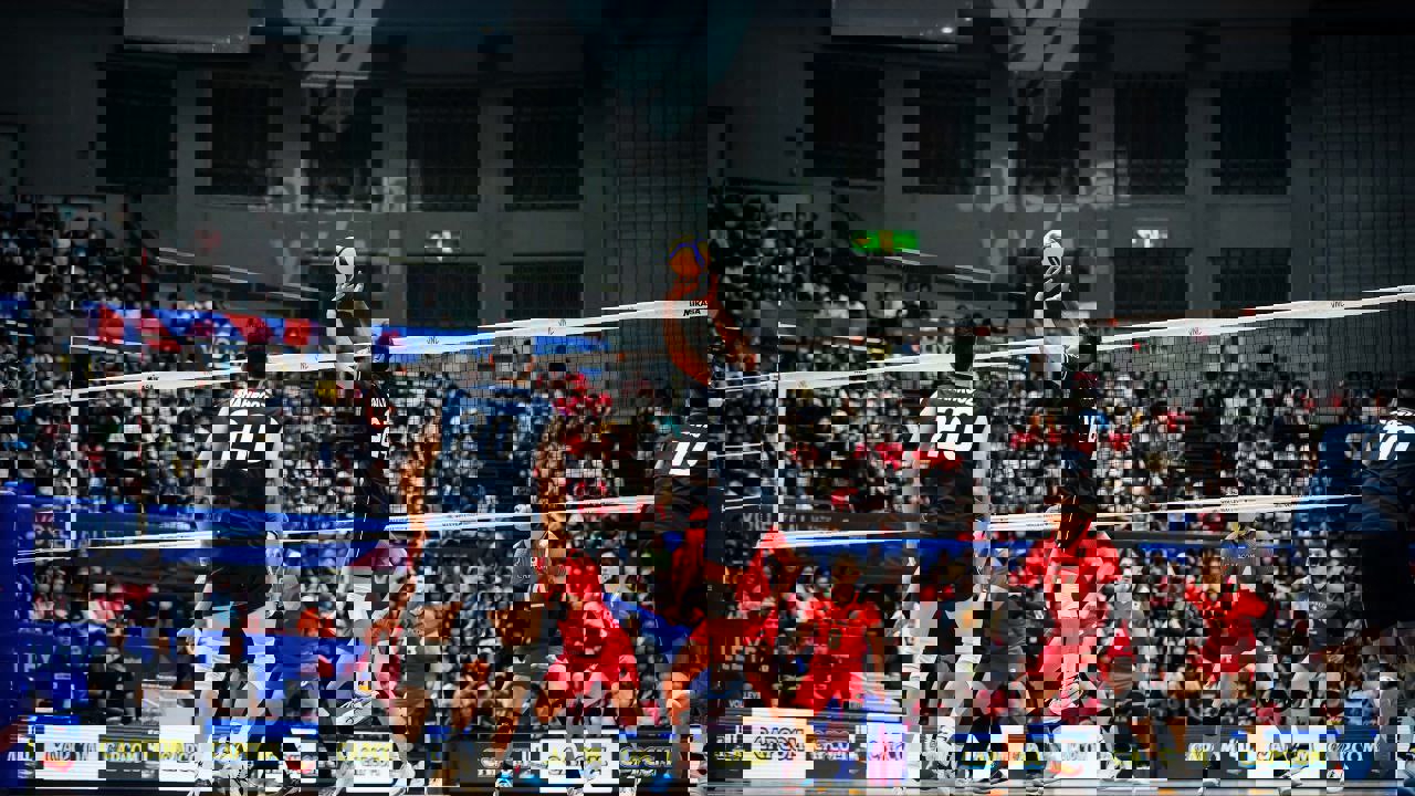 1883957