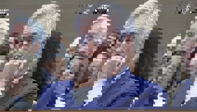 1883899