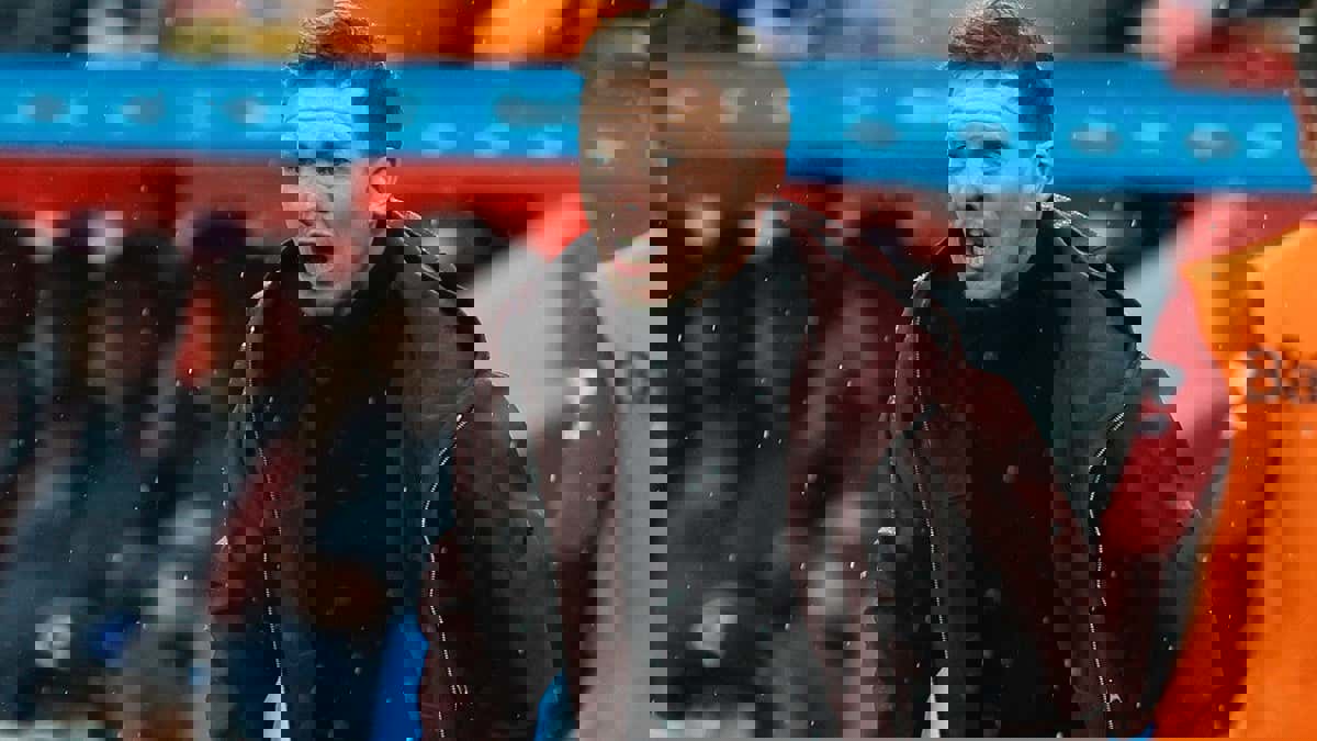 1883956
