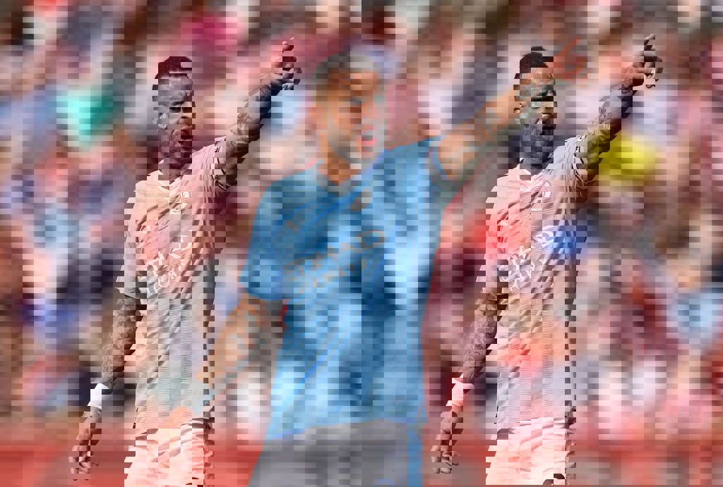 1884049