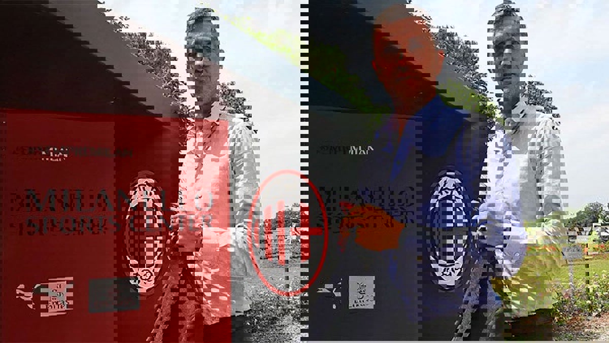 1883998