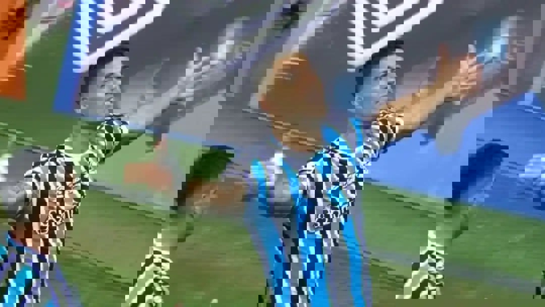 1884379