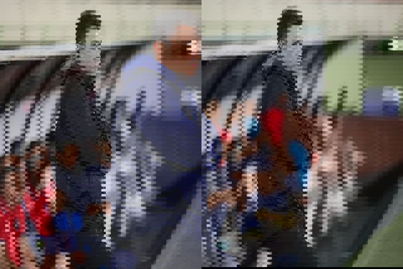 1884394