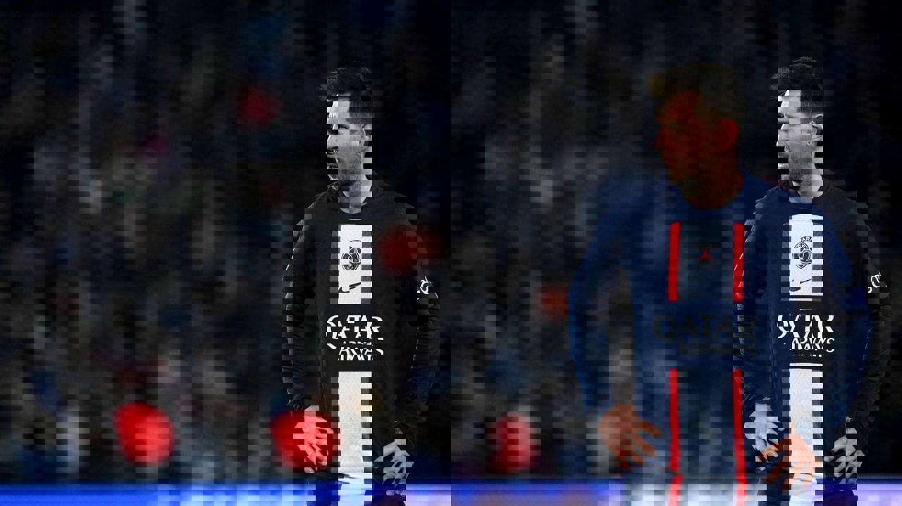 1884392