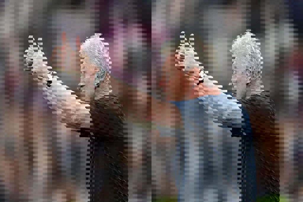 1884430