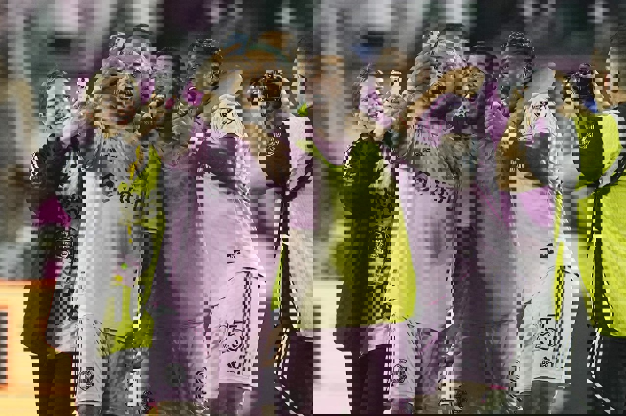 1884475
