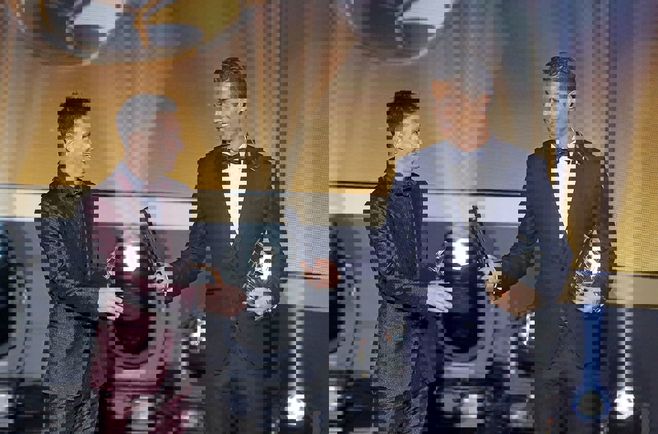 1884753