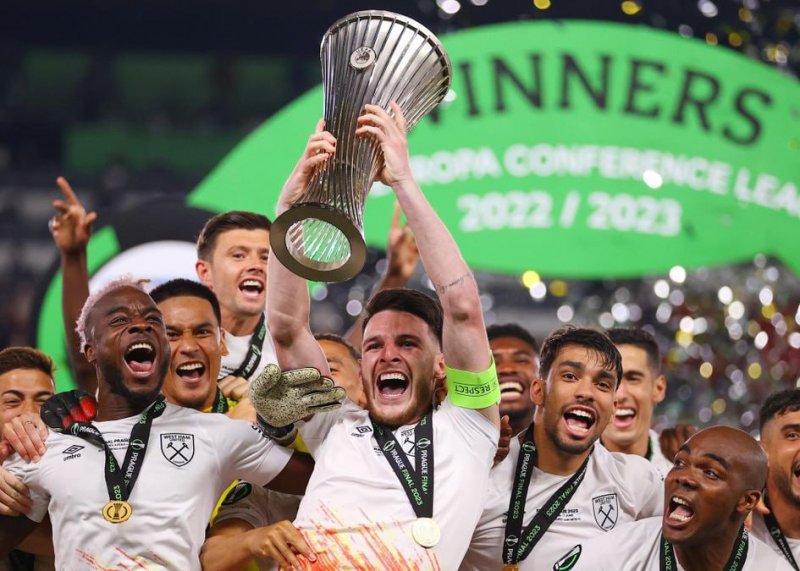 كنفرانس ليگ، ليگ قهرمانان بزرگمردان كوچك!