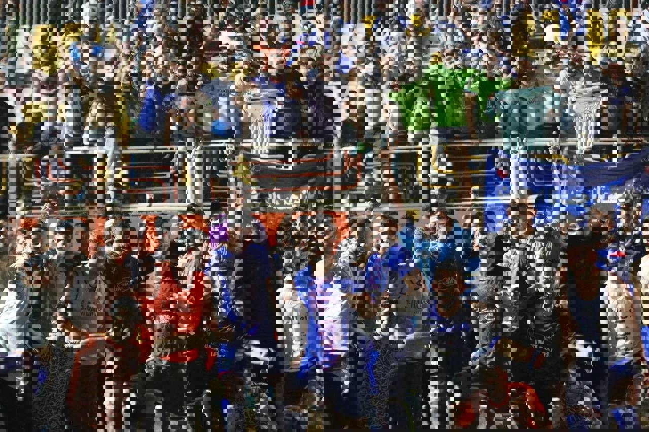 1884716