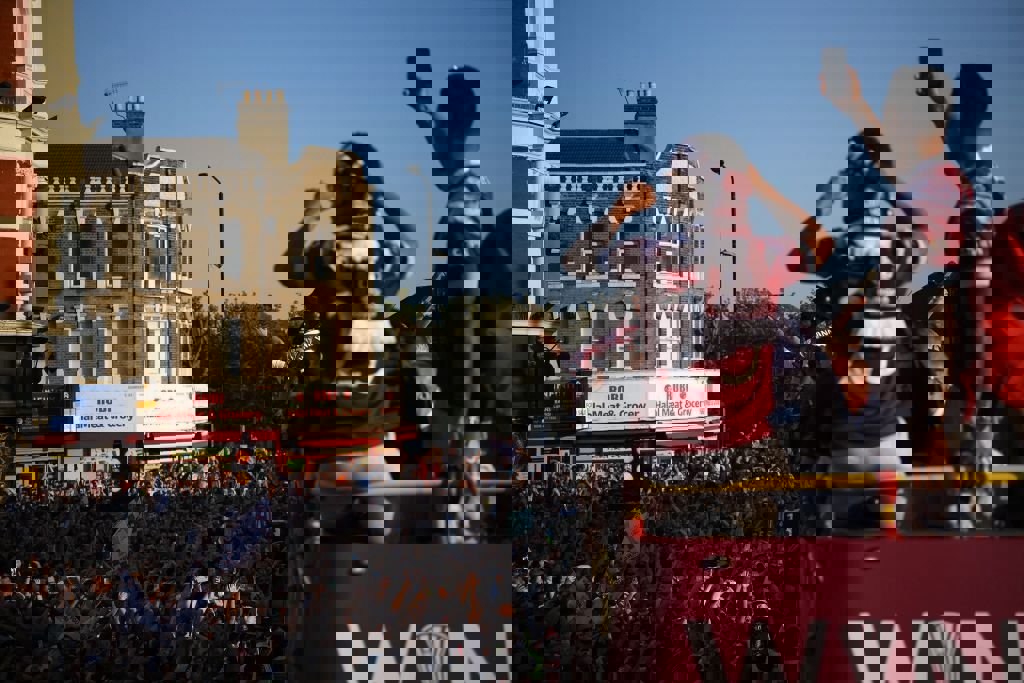 1884723