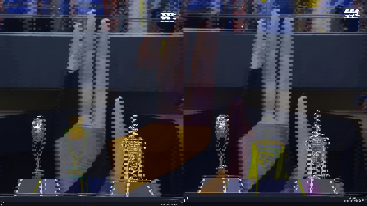 1884808