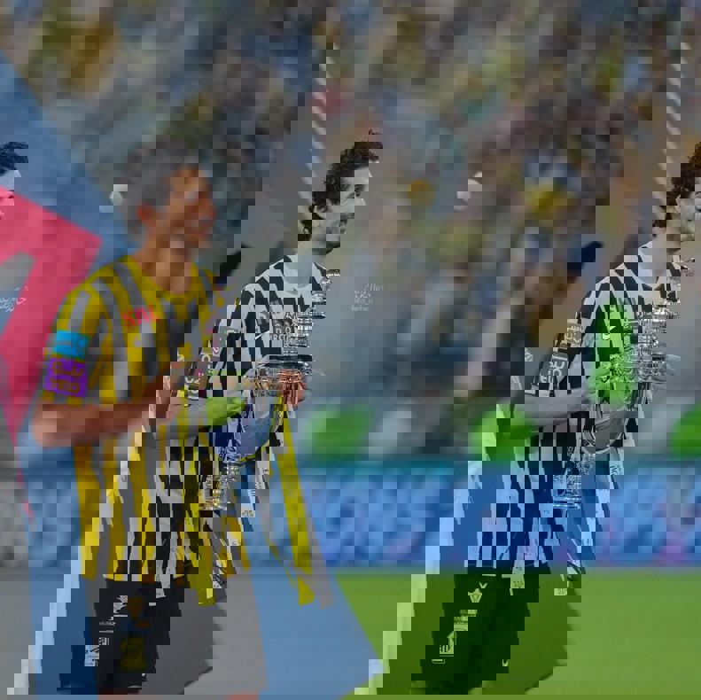 1884825