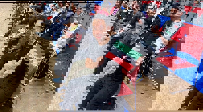1884878
