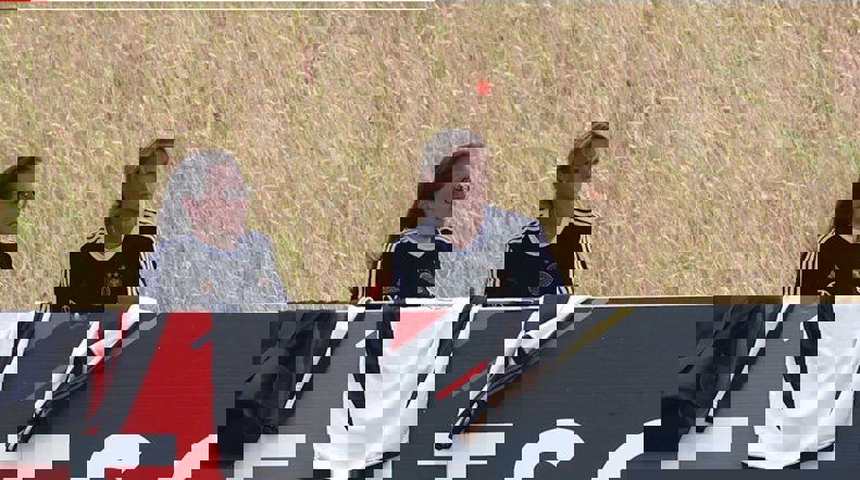 1884962