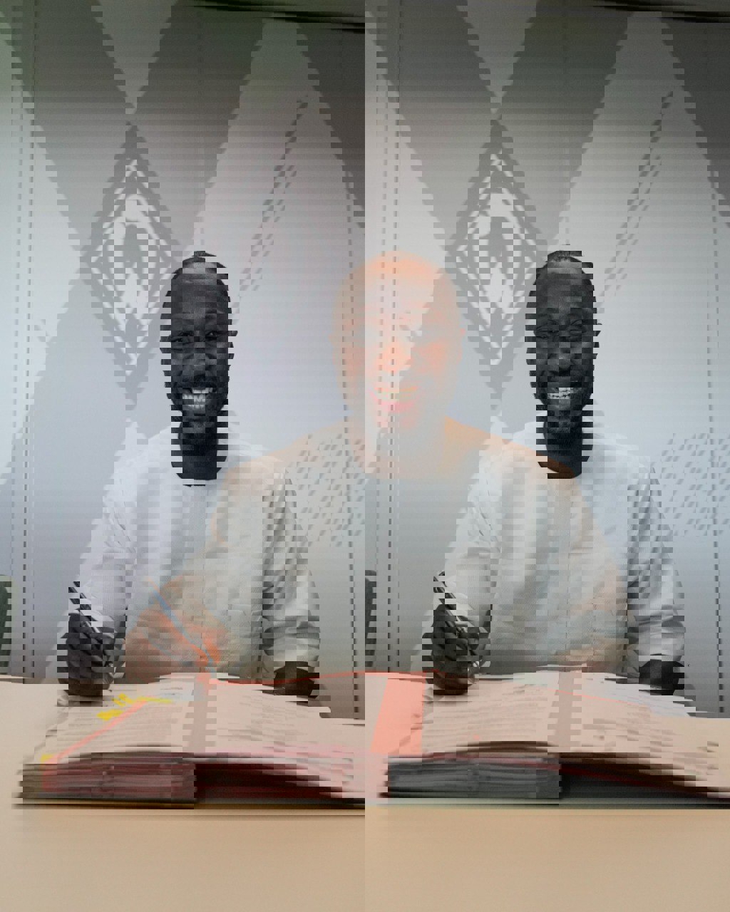 1884937