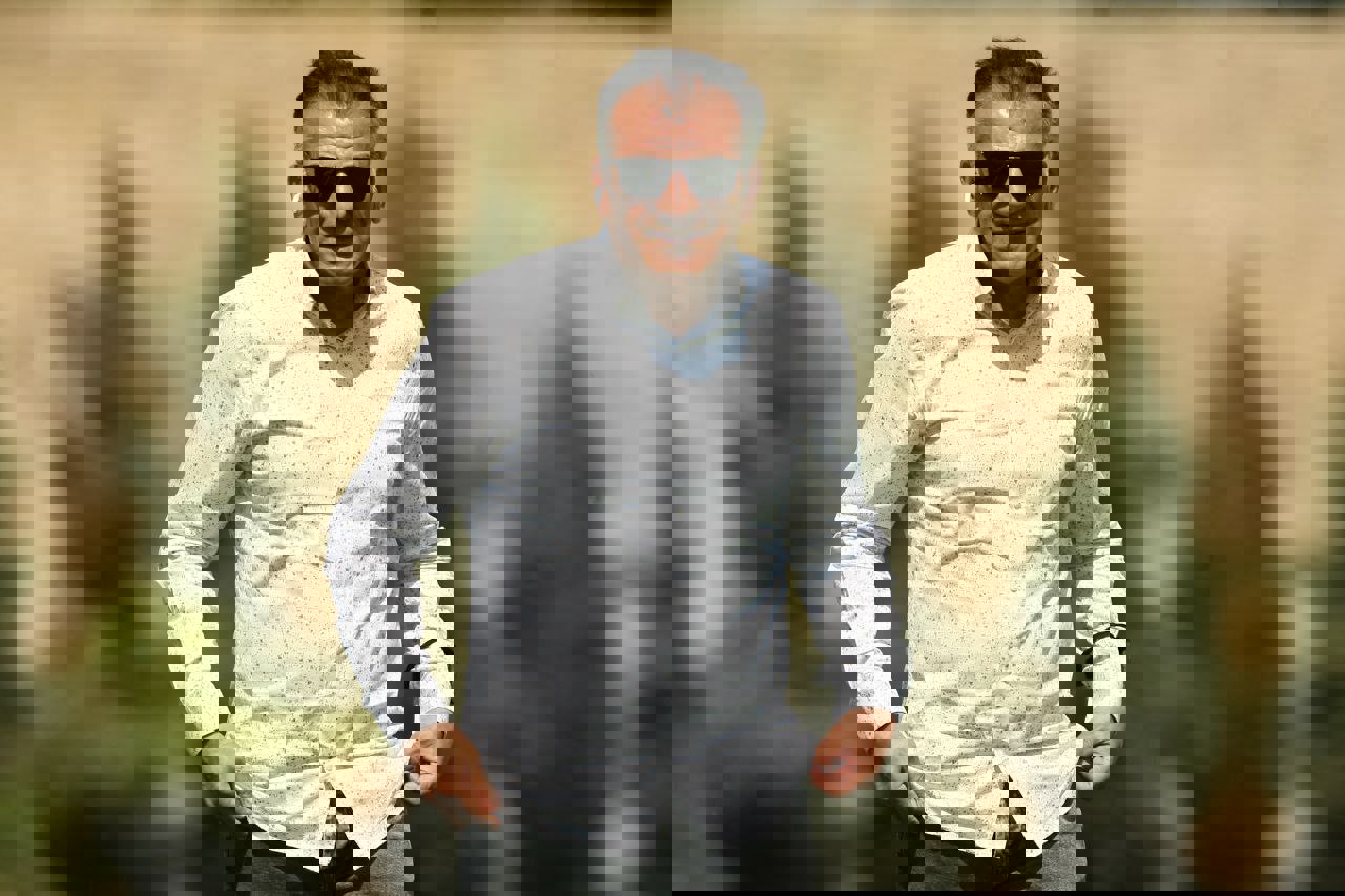 1884973