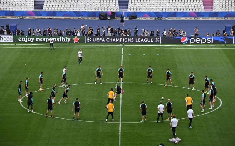 فینال سی‌ال: تمرین نراتزوری در استادیوم آتاترک (عکس)