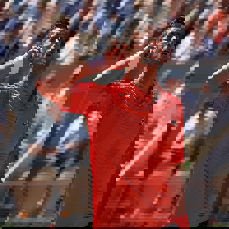 1885029