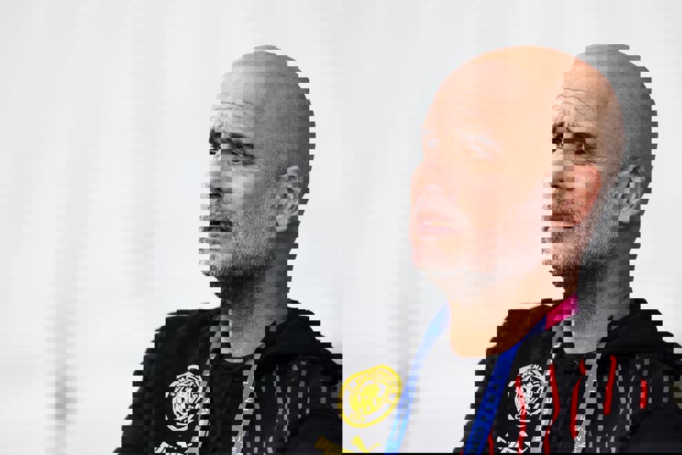 1885037
