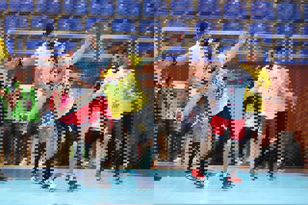 1885021