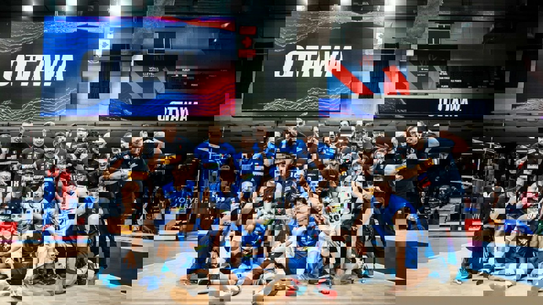1885653
