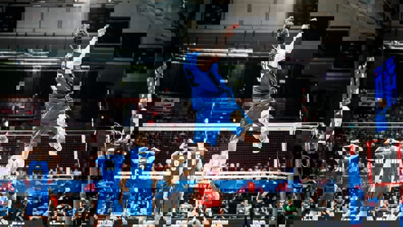 1885652