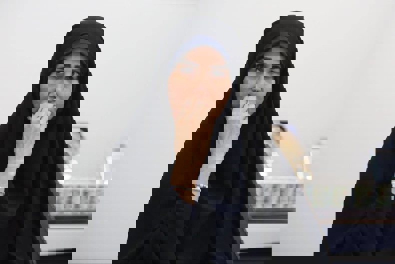 1885358