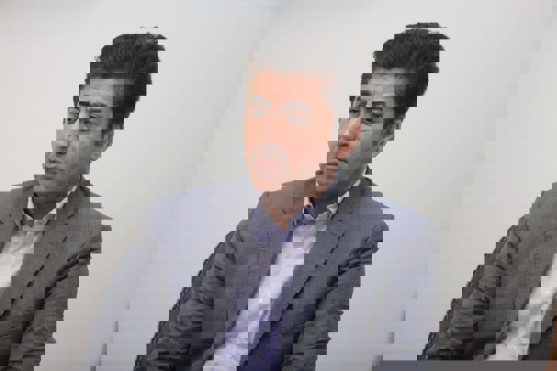 1885359