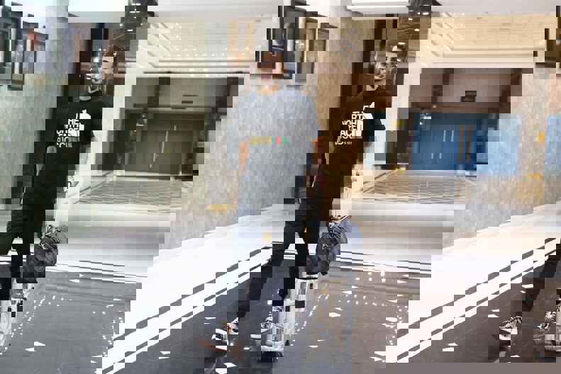 1885307