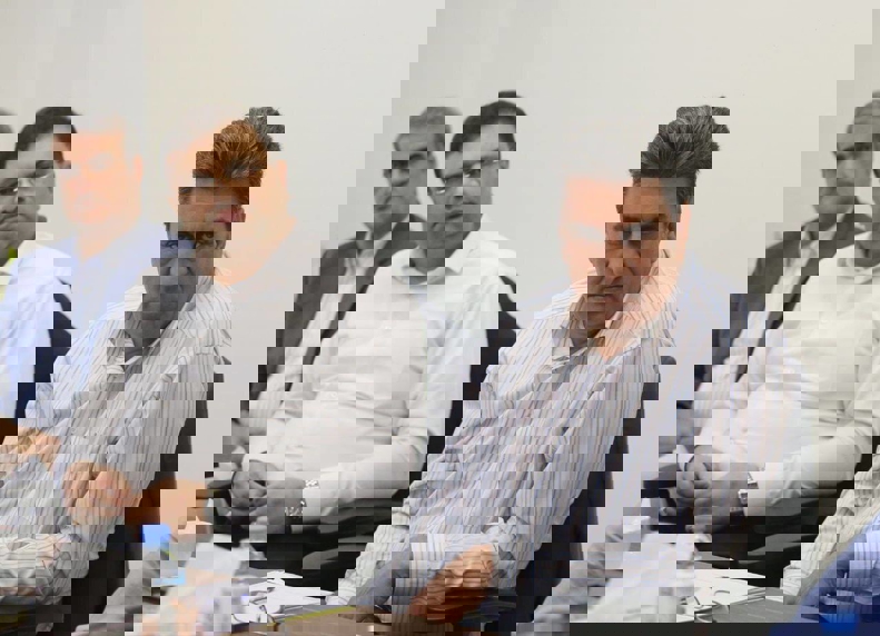 1885361