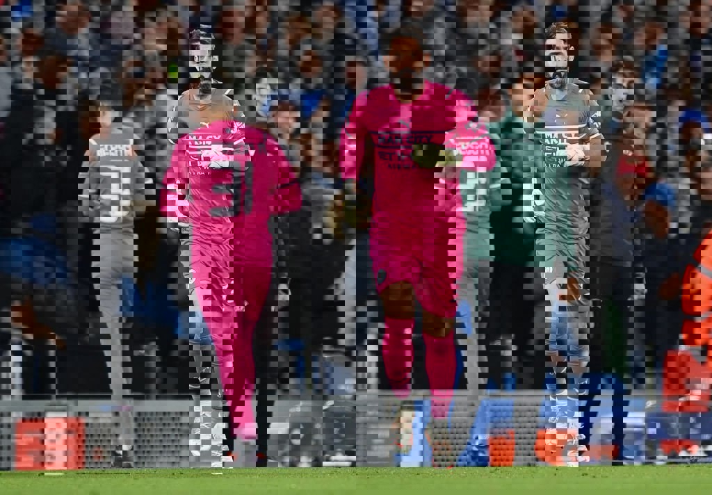 1885490