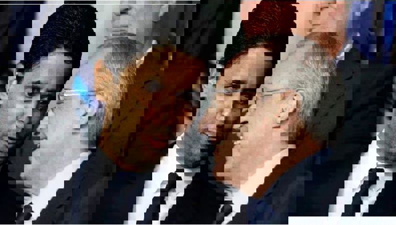 1885454