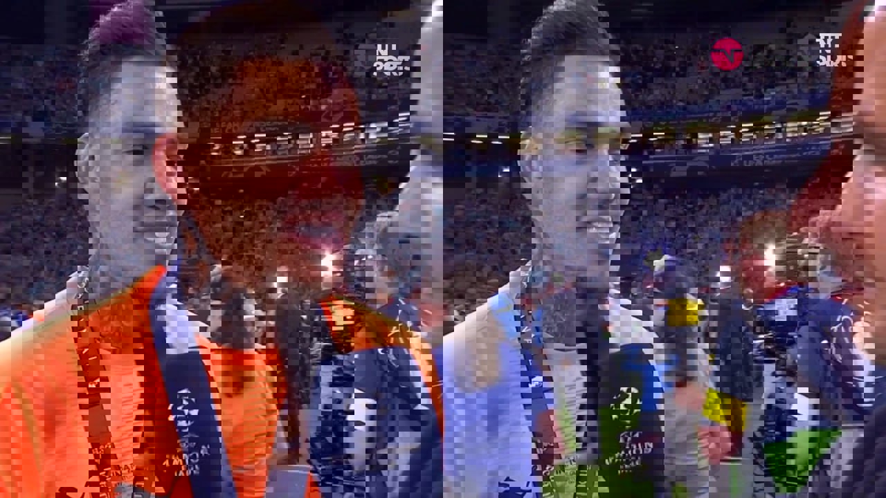 1885821
