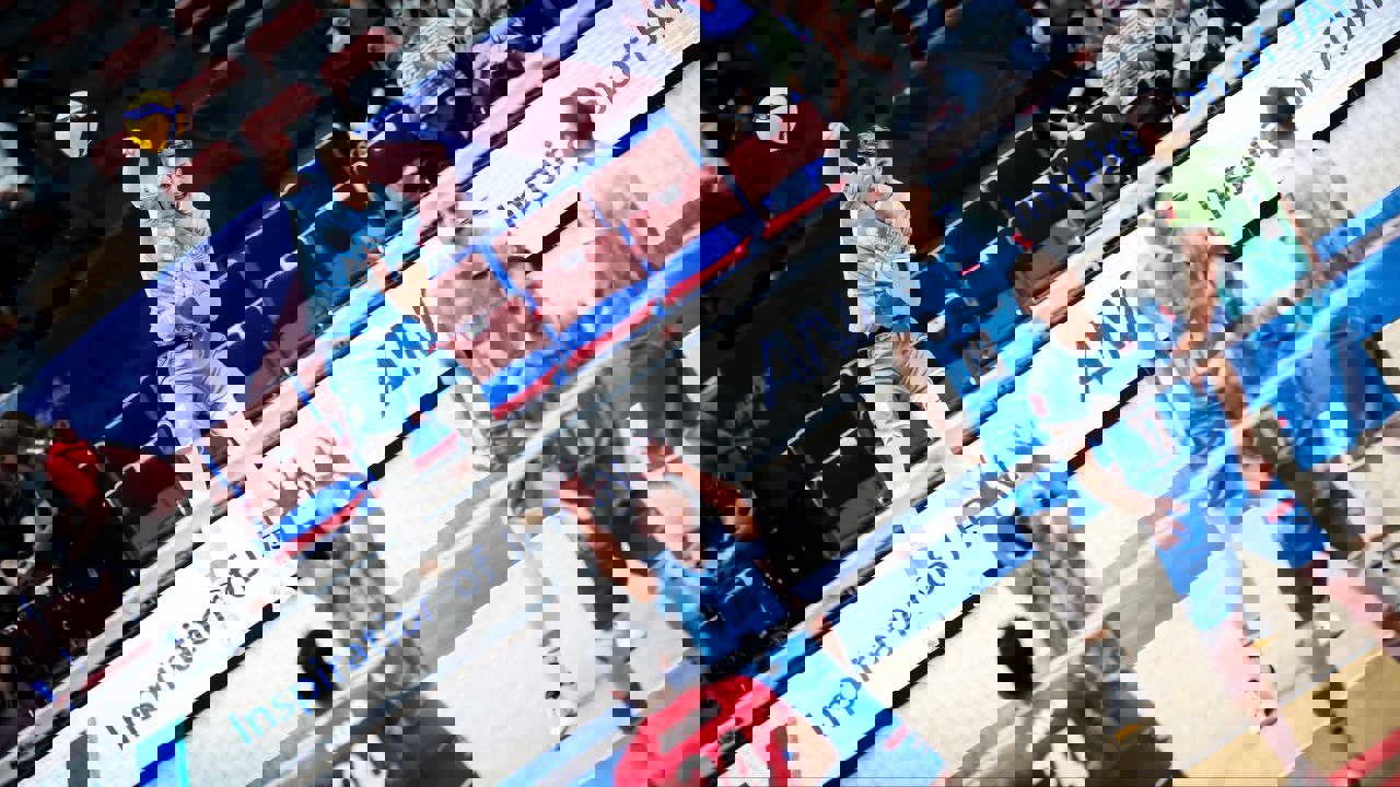1885903