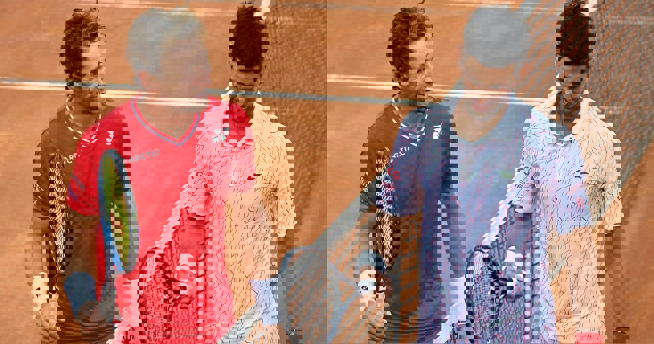 1885866