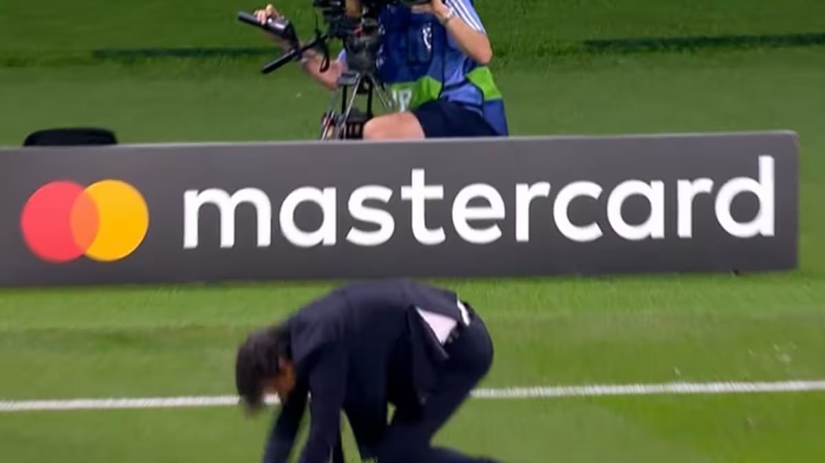 1885920