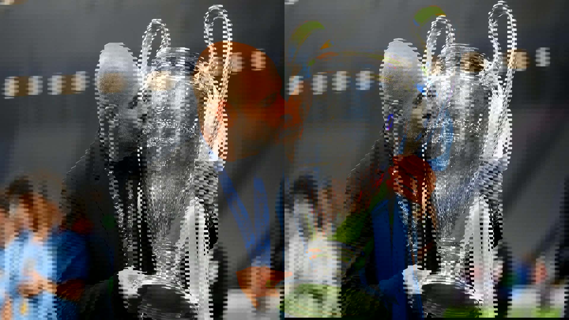 1886186